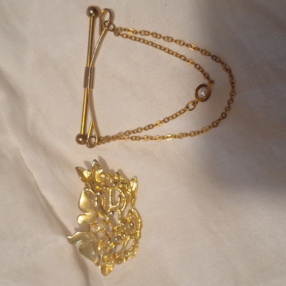 Two piece pearl brooch set - Picture 3 of 3